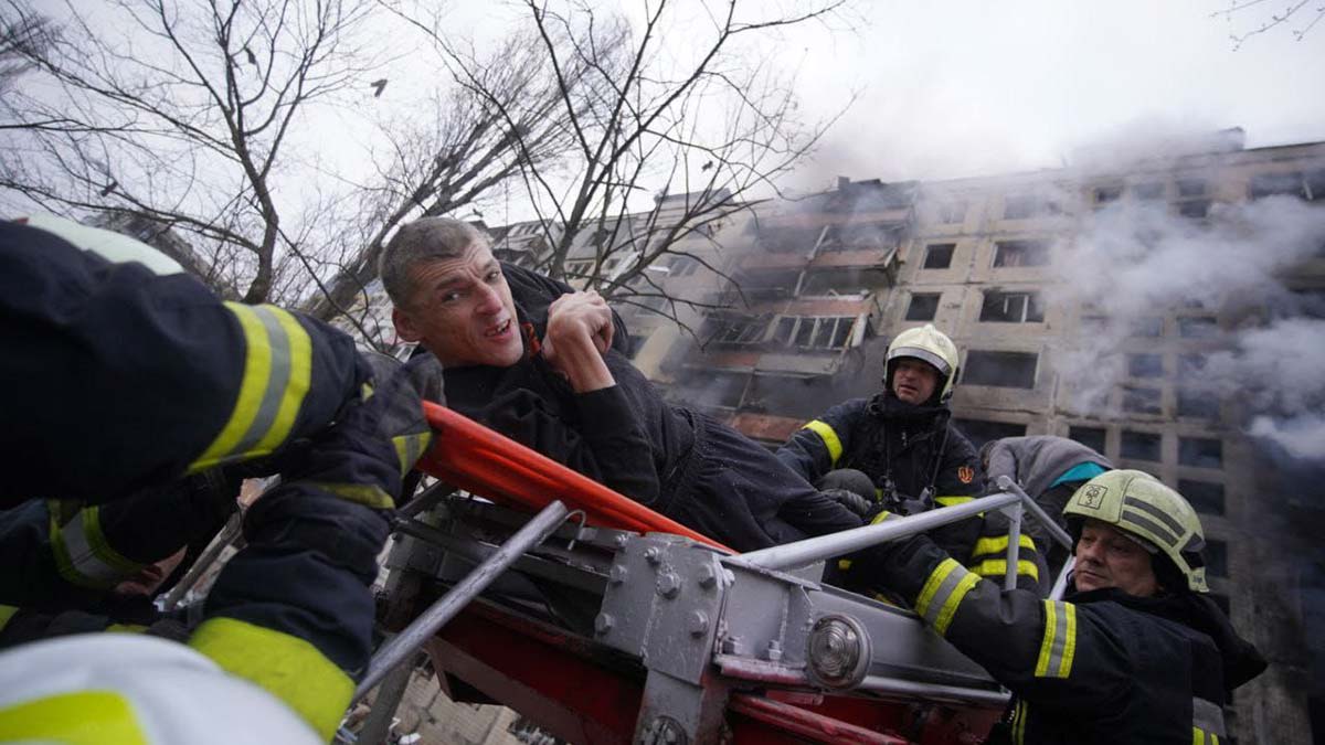 Rus birlikleri, Kiev'de apartmanı vurdu