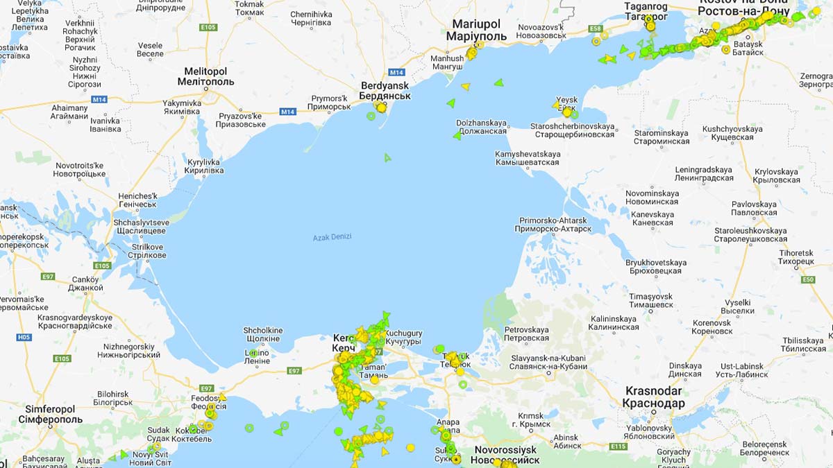 Rus limanında bekleyen 17 gemi kalkış yaptı