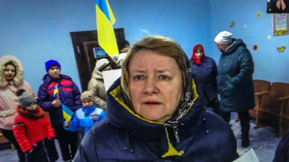 Rus uçakları alçaktan uçup korkutuyor