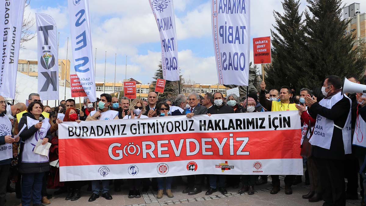 Sağlık çalışanları özlük haklarının iyileştirilmesini istedi