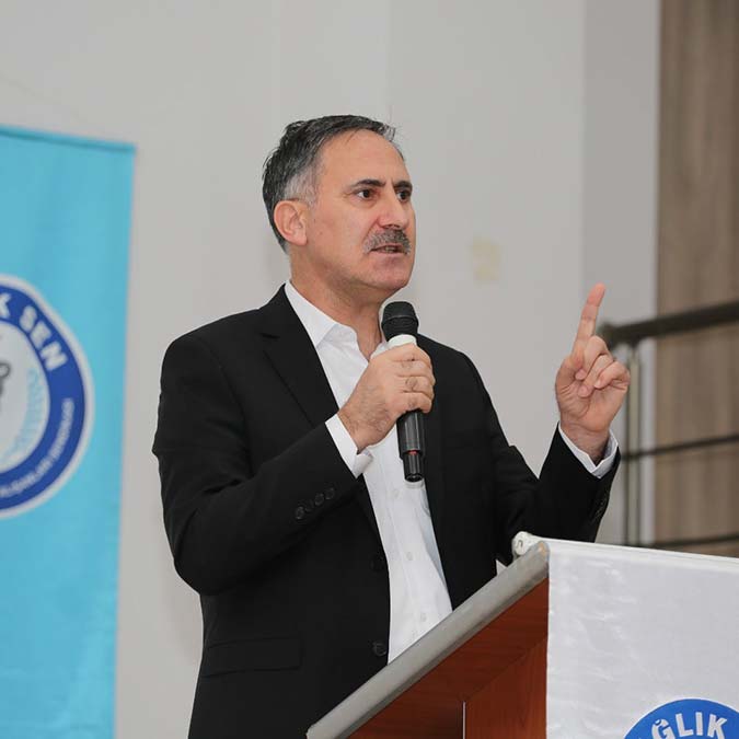 Sağlık çalışanlarına gece tazminatı ödenmeli