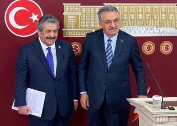 Seçim barajını yüzde 7'ye düşürecek kanun teklifi Meclis'te
