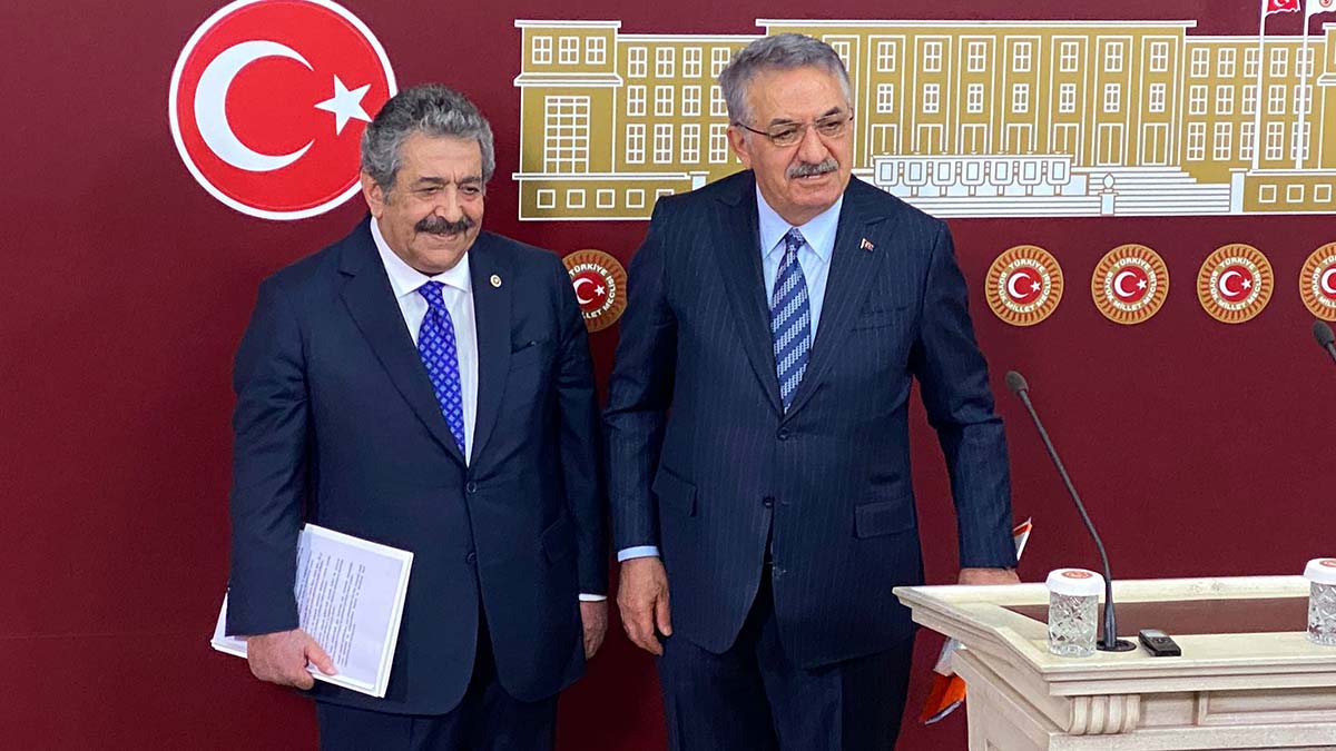 Seçim barajını yüzde 7'ye düşürecek kanun teklifi Meclis'te