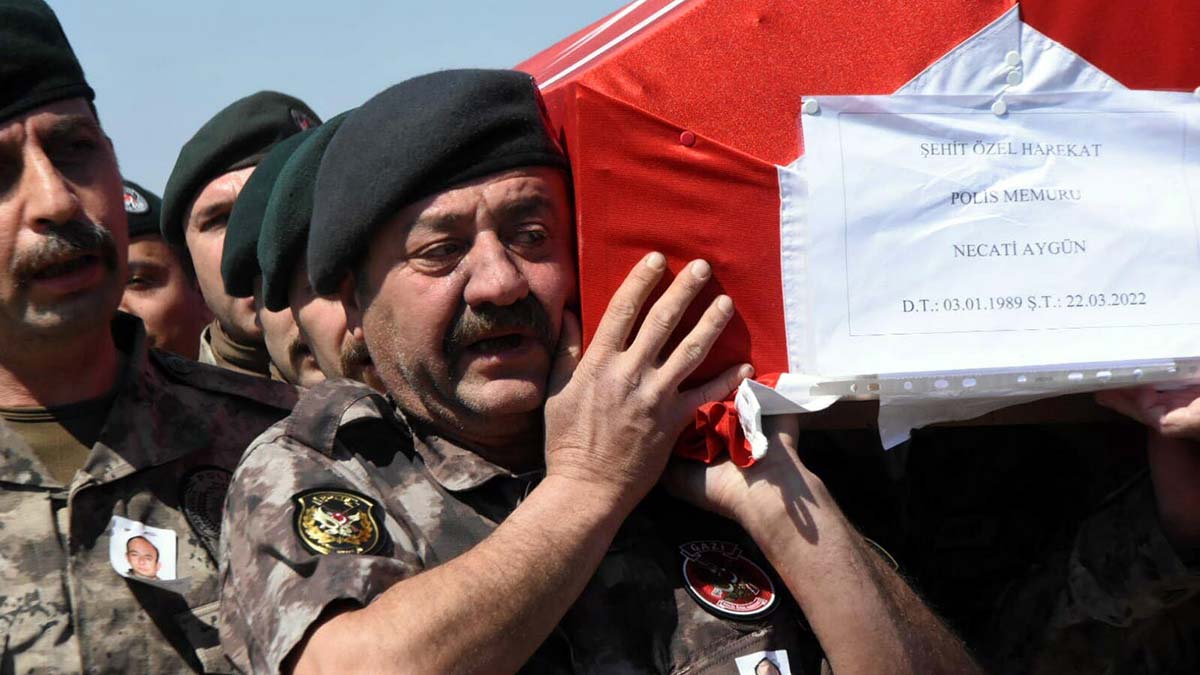 Şehit polis Necati Aygün toprağa verildi