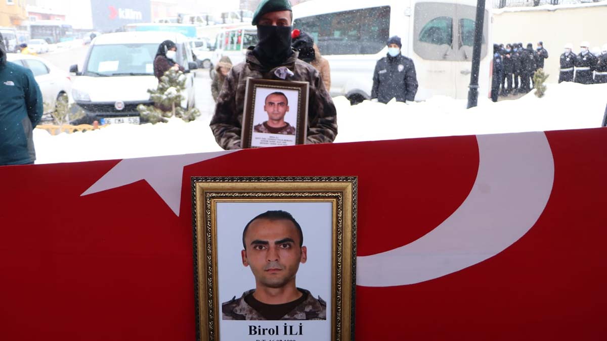 Şehit polis Birol İli son yolculuğuna uğurlandı