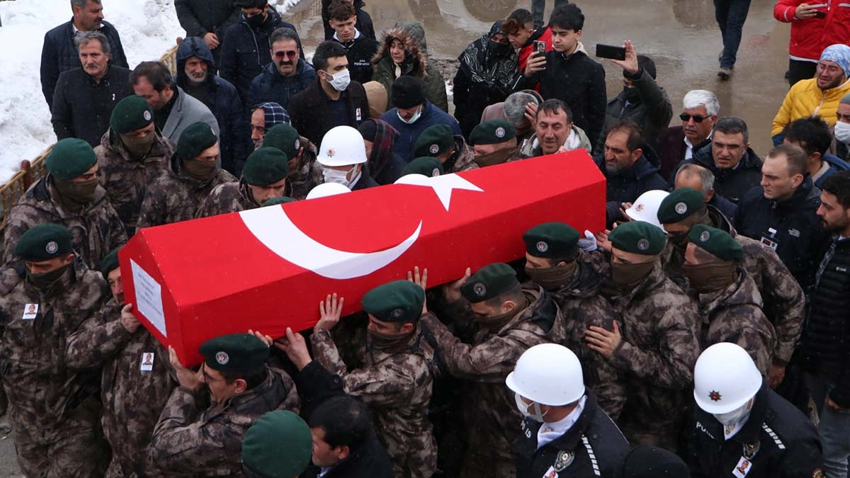 Şehit polis Birol İli son yolculuğuna uğurlandı