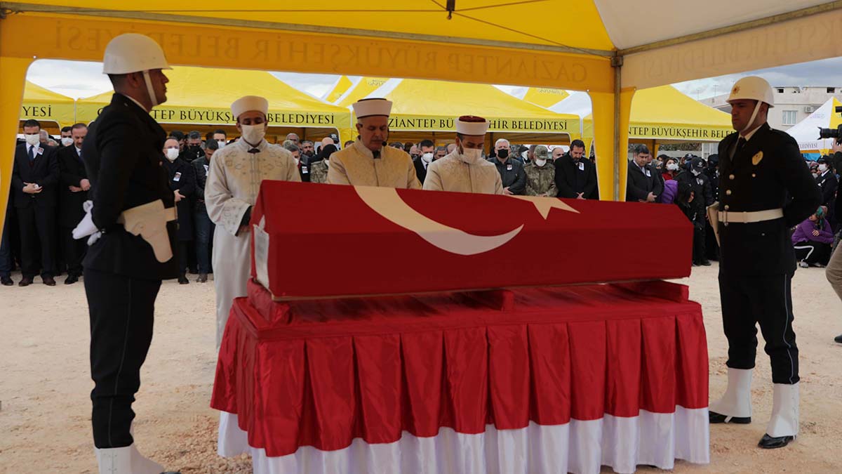 Şehit polis Cemal Bozkurt toprağa verildi