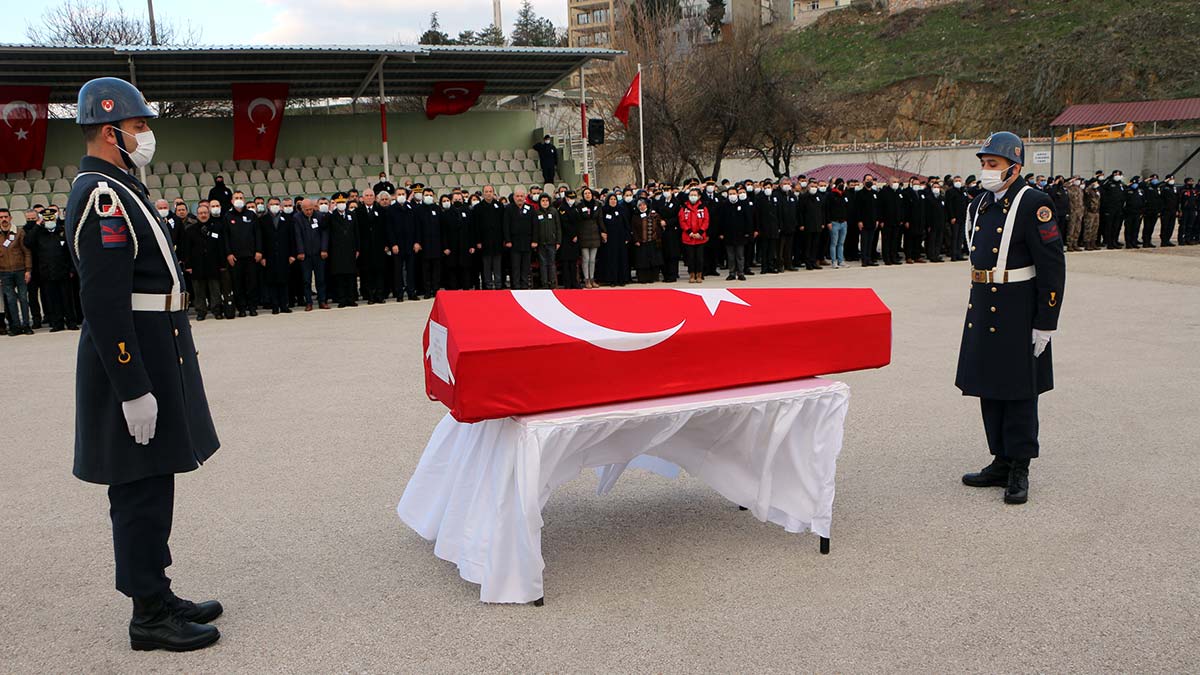 Şehit Uzman Çavuş İsmail Ergin memleketine uğurlandı