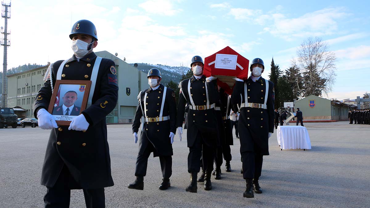 Şehit Uzman Çavuş İsmail Ergin memleketine uğurlandı