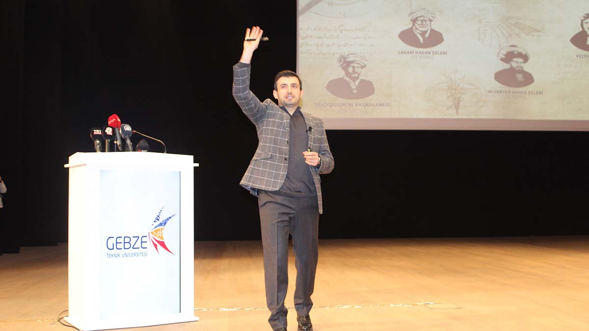 Selçuk Bayraktar, "Bayraktar TB-3 dediğimiz gemiye konuşlu SİHA, dünyanın ilk gemiye konulu SİHA’sı olacak" dedi.