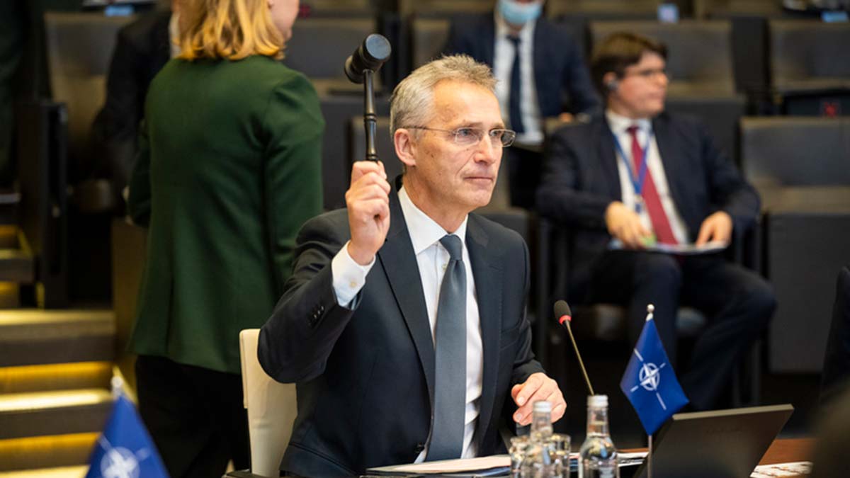 Stoltenberg'in görev süresi 2023'e kadar uzatıldı