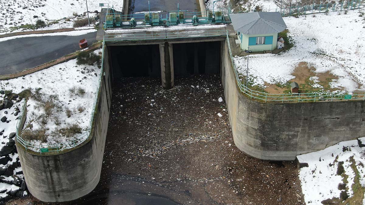 Alibeyköy Barajı çöple doldu