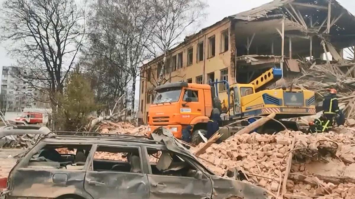 Rus Birlikleri ekmek kuyruğunu bombaladı