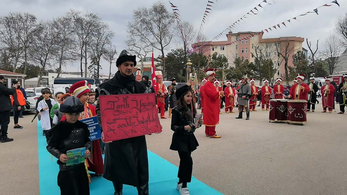 Tarih Yazan Çocuklar İnegöl'de