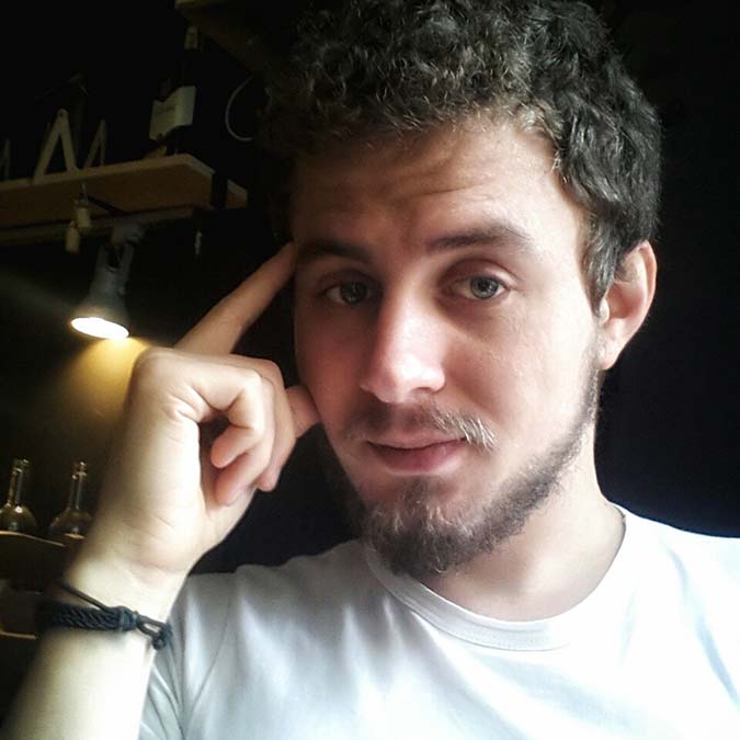 Oyuncu Erkan Kaledibi evinde ölü bulundu