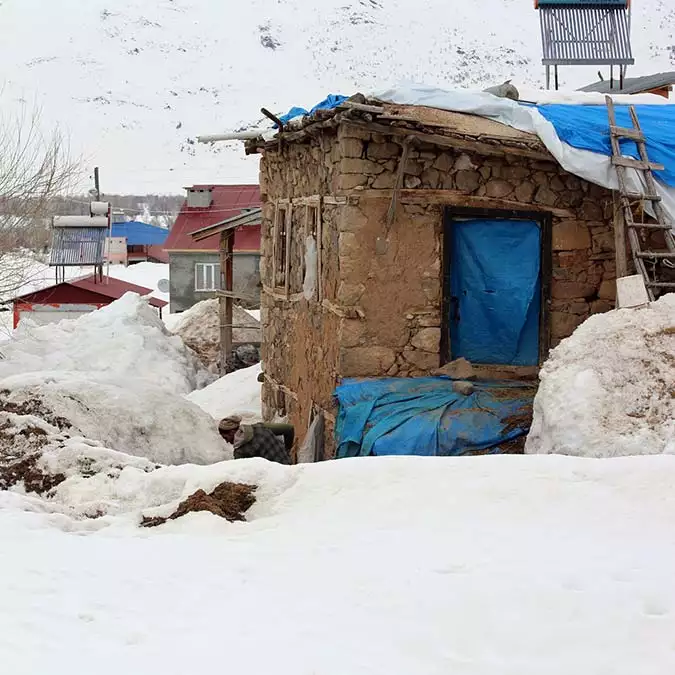 Tunceli'de bir taraf bahar bir taraf kış