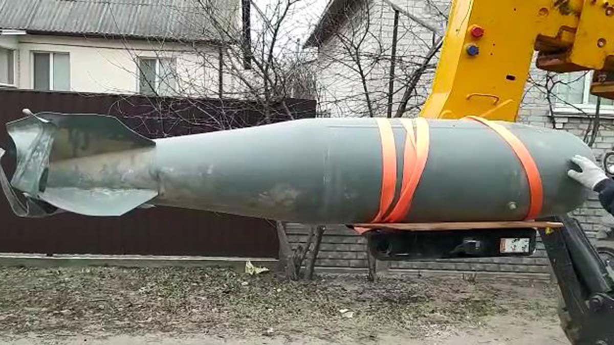 İnfilak etmeyen bomba enkazdan çıkarıldı