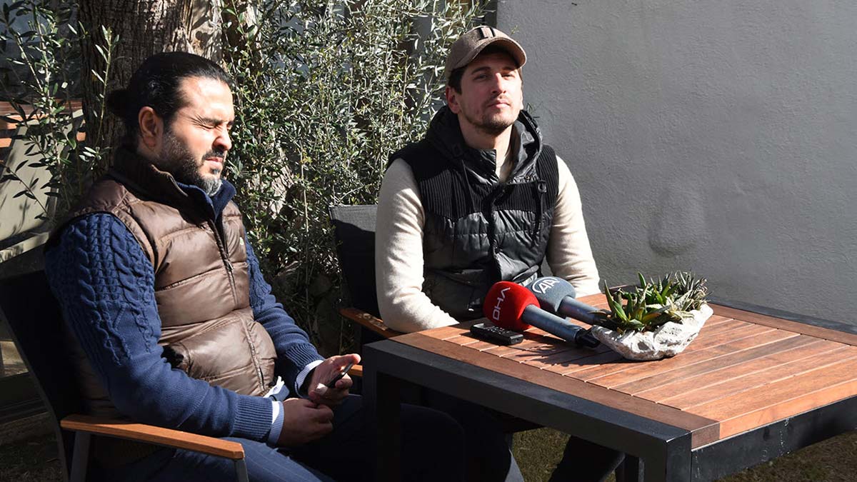 Ukraynalı eski futbolcu Oleksandr Yakovenko, savaş nedeniyle Türkiye'deki arkadaşının daveti üzerine İzmir'in Çeşme ilçesine gelirken geçtiğimiz gün Manisa'da kaza yaptı.