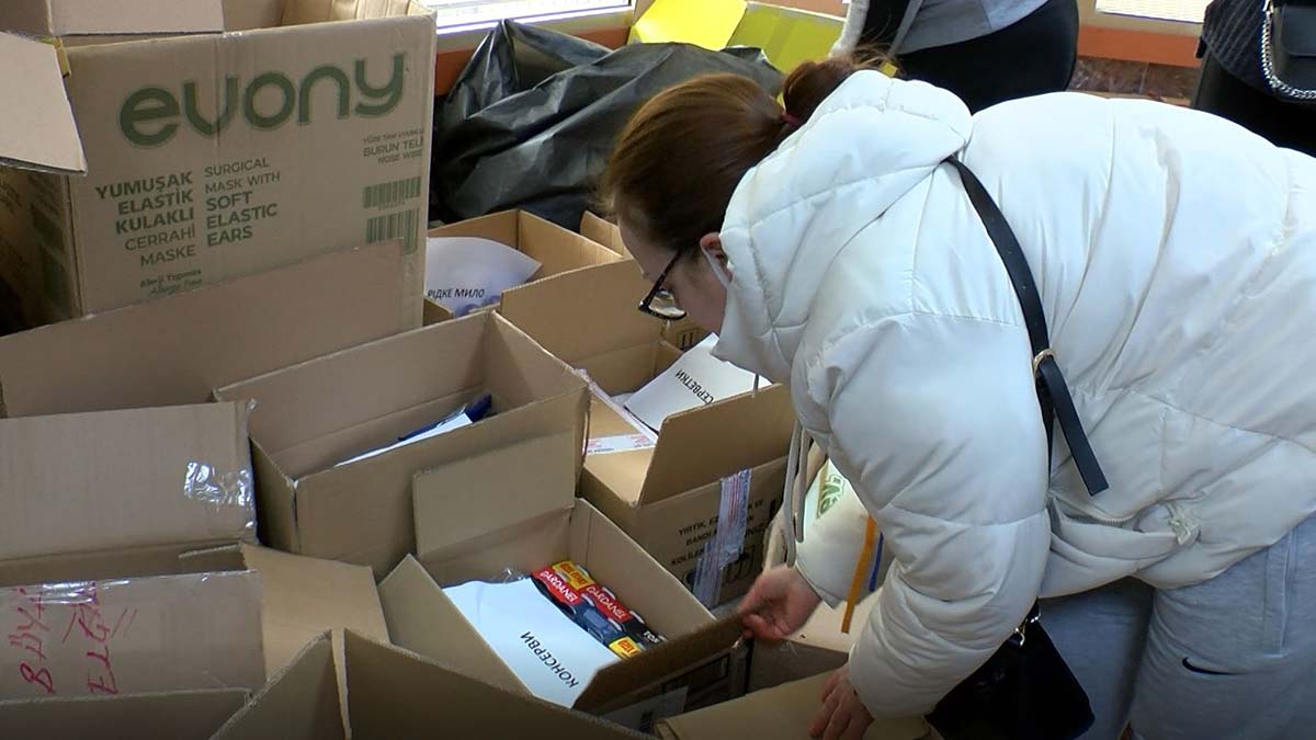 Ruslar'da Ukrayna'ya yardım gönderiyor