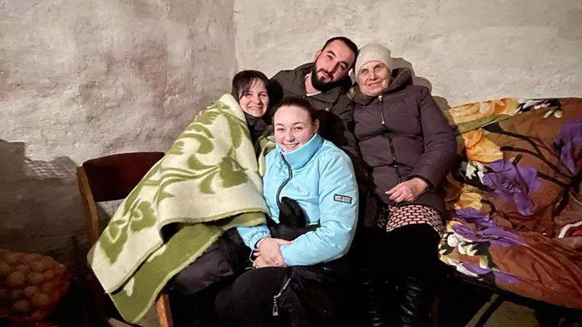 Velantina, 3 türk öğrenciyi sığınakta ağırladı