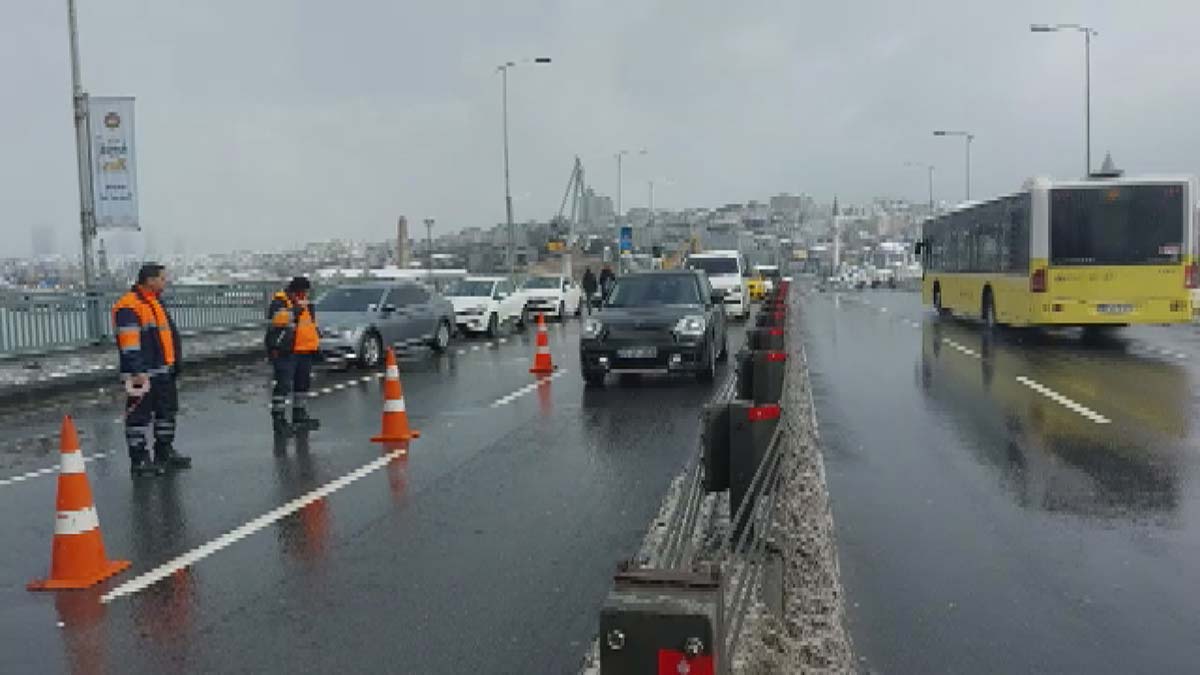 Unkapanı Köprüsü kontrollü olarak trafiğe açıldı
