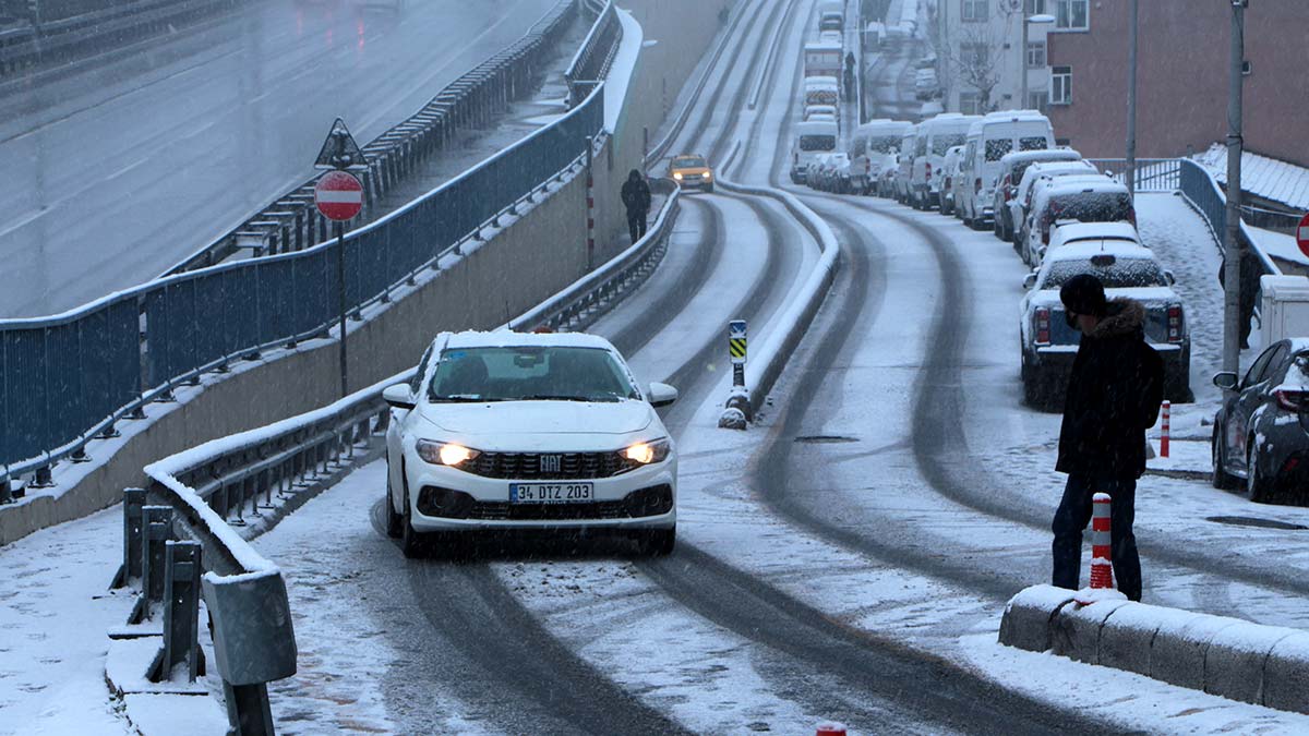 AFAD'dan 38 ilde yaşanacak olumsuz hava koşullarına ilişkin uyarı yapıldı.