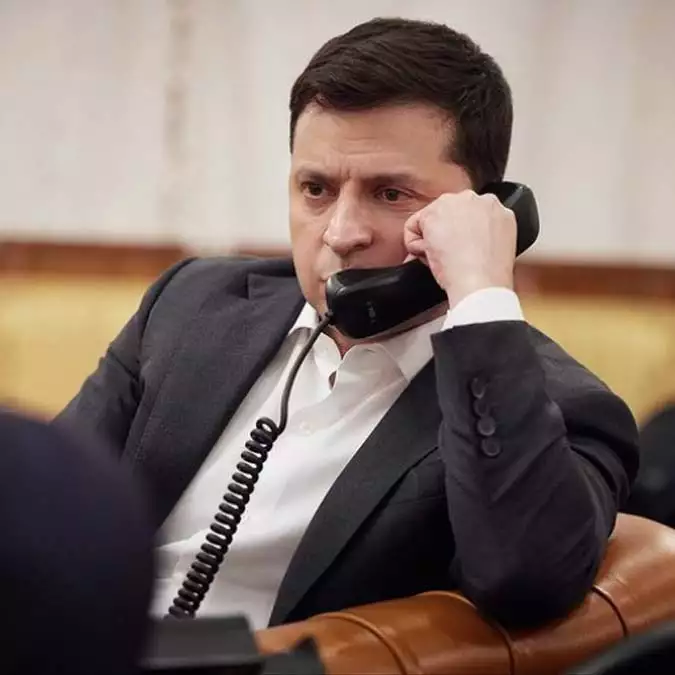 Sahnelerden devlet başkanlığına... Volodimir zelenski, 1978 yılında ukrayna'nın krivoy rog kentinde yahudi bir ailenin çocuğu olarak doğdu.