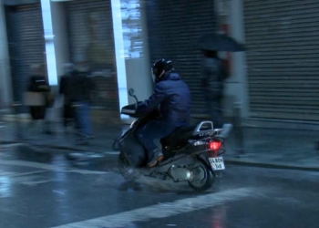 Motokuryeler yasağa rağmen sipariş götürdüler