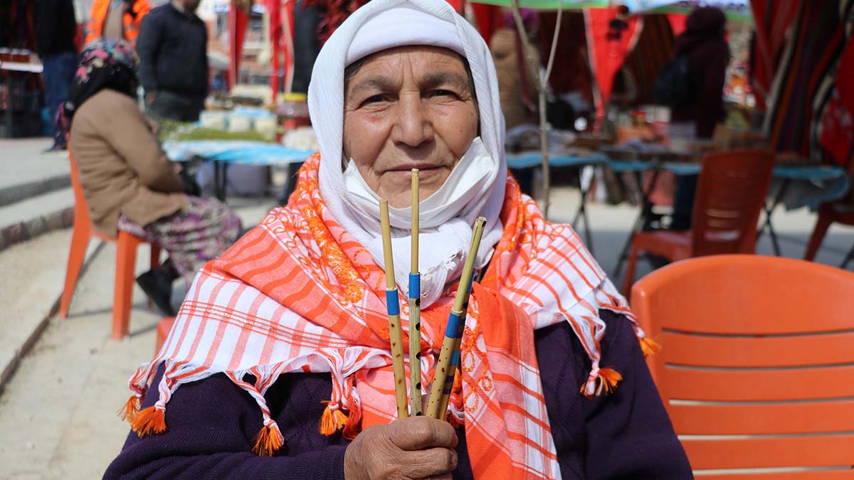 UNESCO tarafından 'Yaşayan İnsan Hazinesi'ne alınan 74 yaşındaki Halime Özke, "Ben öldüğümde sipsi kültürü de yok olacak" dedi.