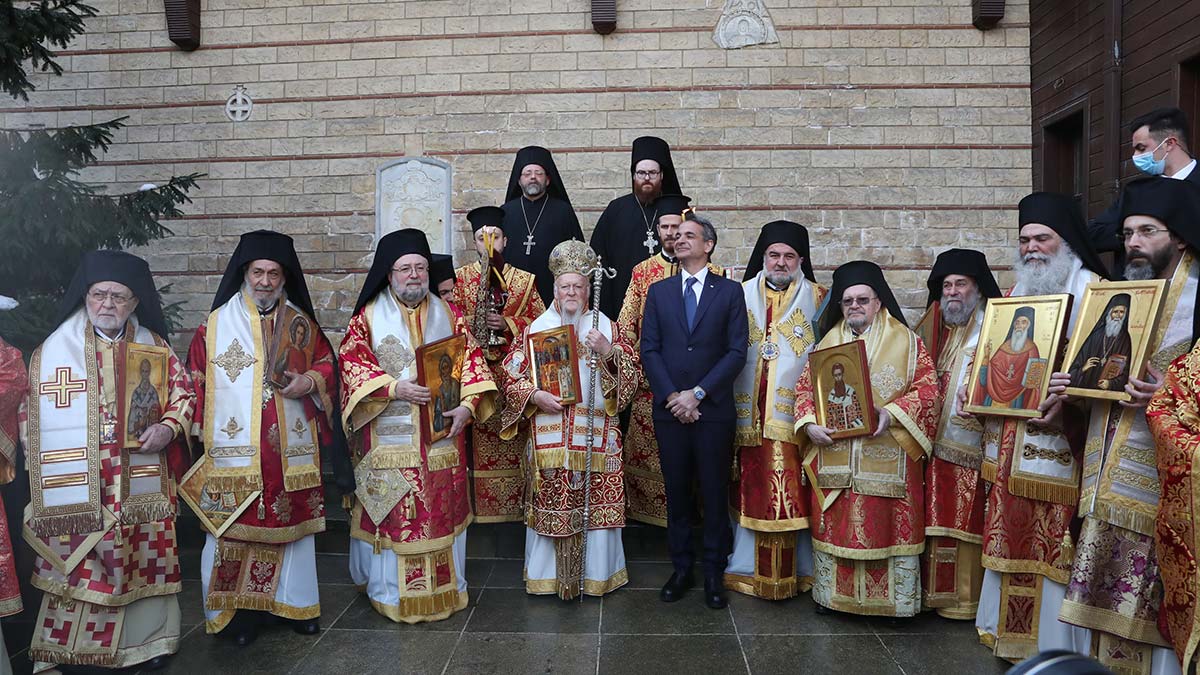 Miçotakis Fener Rum Patrikhanesi'ndeki ayine katıldı 