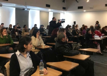 ‘Siyaset Akademisi’ ile kadınlara siyaset eğitimi