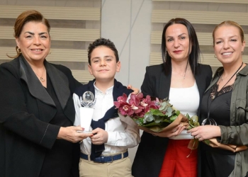 Annelerden Ediz Gürel'e ödül