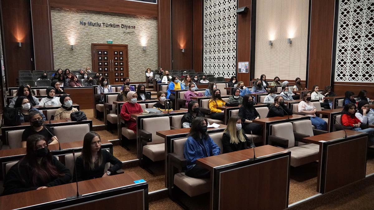 Öğrencilere kişisel gelişim eğitimi verildi