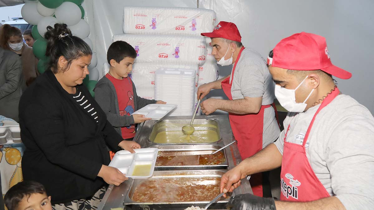 Çankaya sofrasında Ramazan'ın ilk iftarı