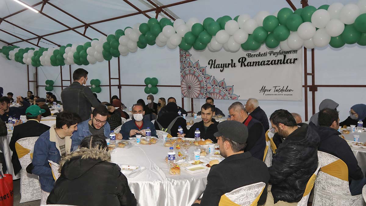 Çankaya sofrasında Ramazan'ın ilk iftarı