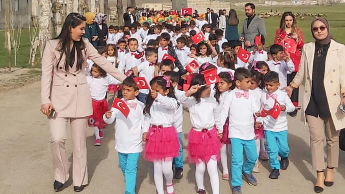 23 Nisan geleneğini yeniden yaşattılar