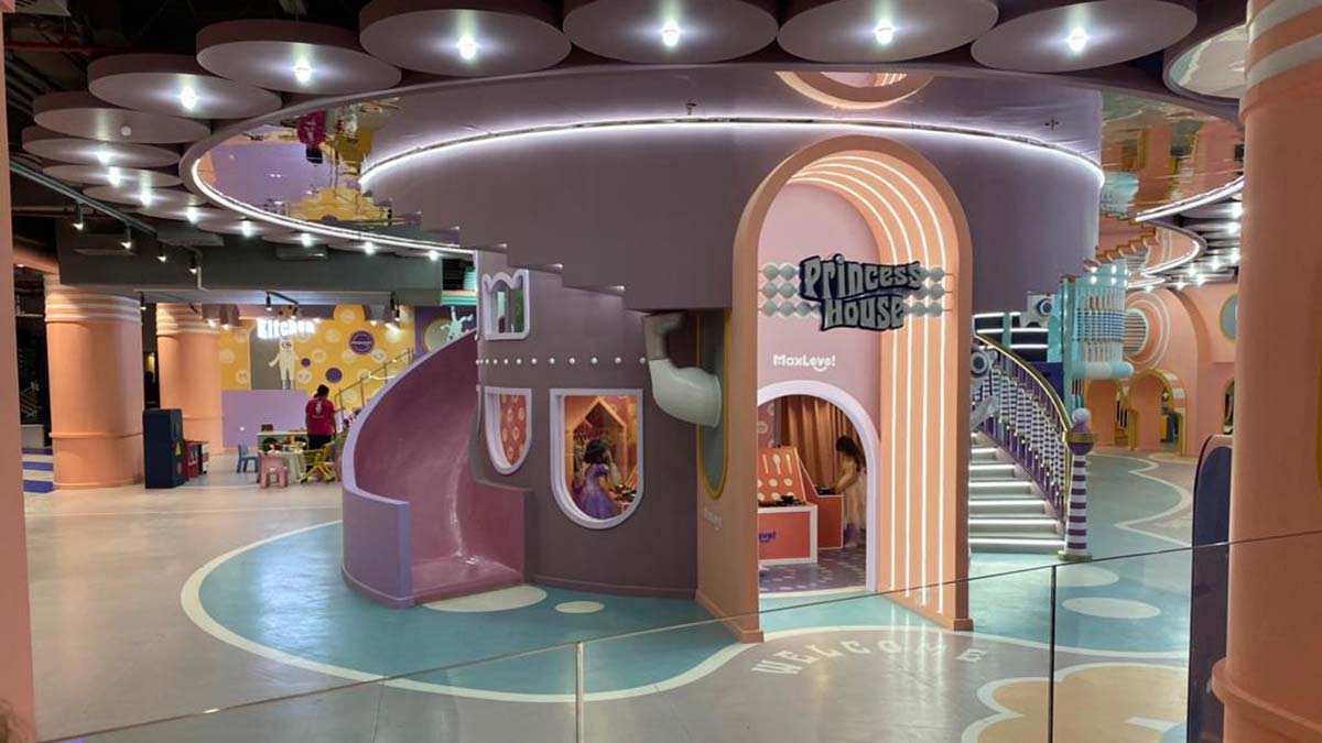 Toplam 6.000 m2’lik alanıyla Anadolu’nun en yeni ve kapsamlı aile ve çocuk eğlence merkezi Max Level 23 Nisan'da gerçekleşecek açılışla, 23 Nisan Ulusal Egemenlik ve Çocuk Bayramı’nda çifte bayram yaşatacak.