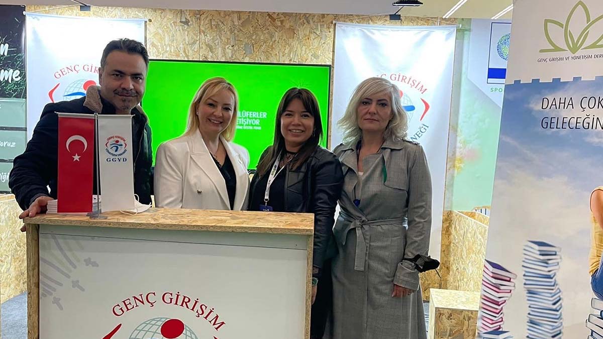 Üniversiteliler staj fikrine sponsor ve iş istedi