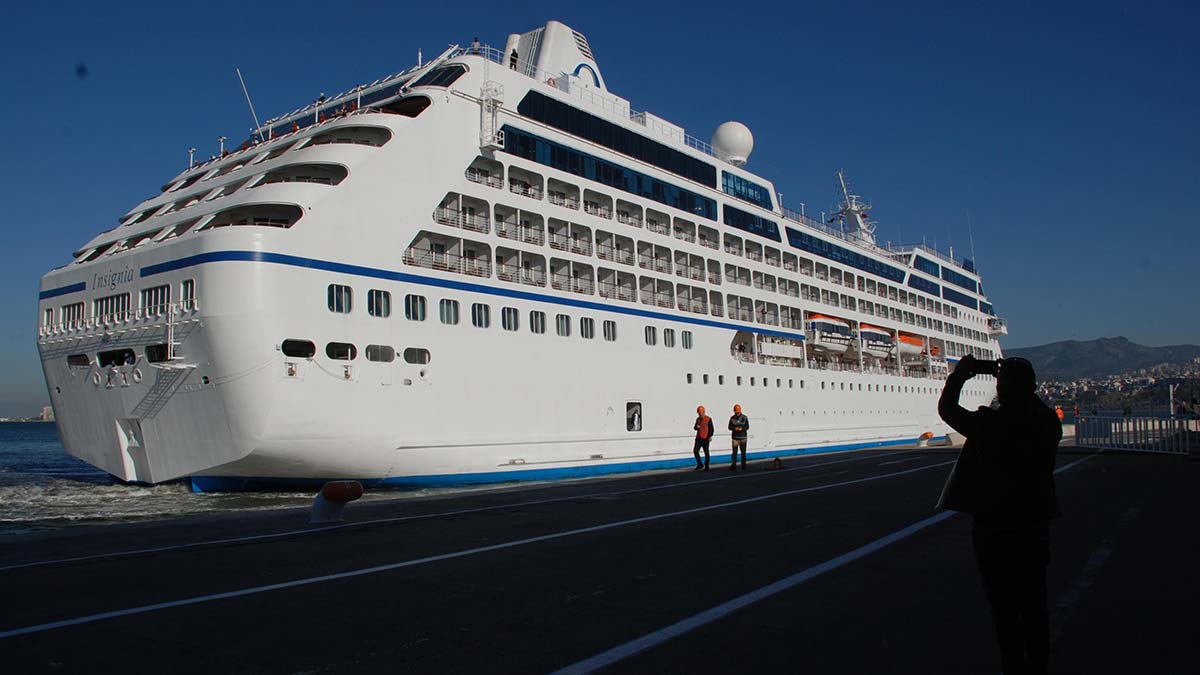 6 yıl sonra gelen kruvaziyer 400 yolcu getirdi