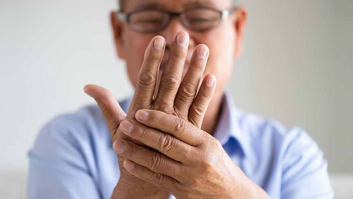 65 yaş üstü 100 kişiden biri Parkinson hastası