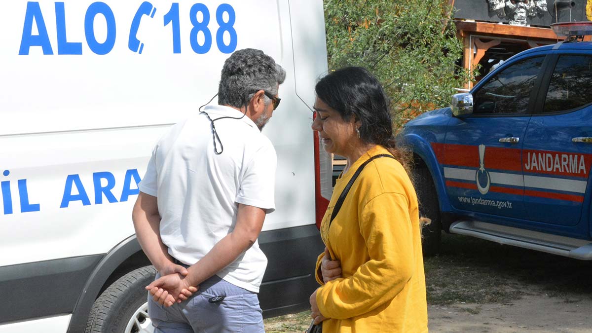 Antalya'nın Manavgat ilçesinde 8 gündür kayıp Fırat Çiftsüren'in (21) cansız bedeni ırmakta bulundu. Fırat'ın ailesinin onu aramak için Ankara'dan geldiği öğrenildi.