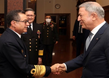 Akar, Brezilyalı Oramiral Santos'u kabul etti