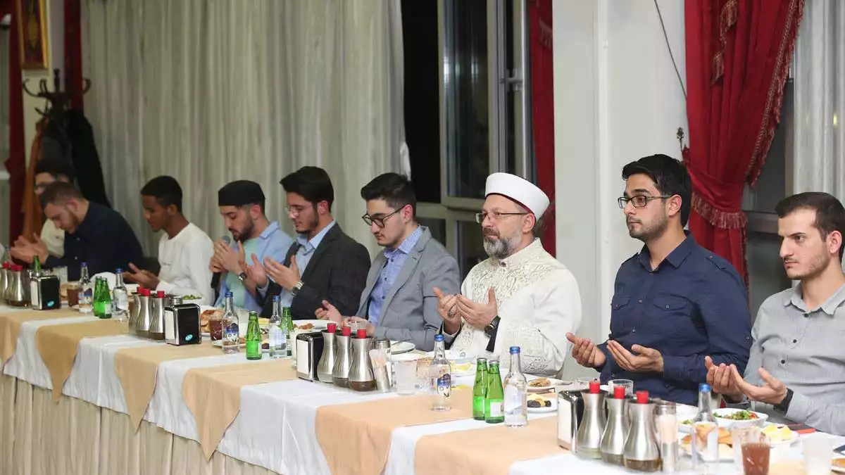 Ali erbas genclerle iftar yapti 1 - yerel haberler - haberton