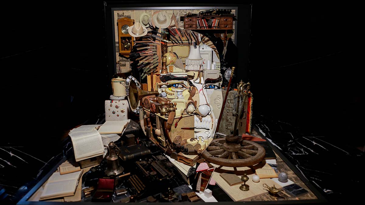 Çocuklar, 23 Nisan'ı Anamorfoz Atatürk eseri ile kutluyor