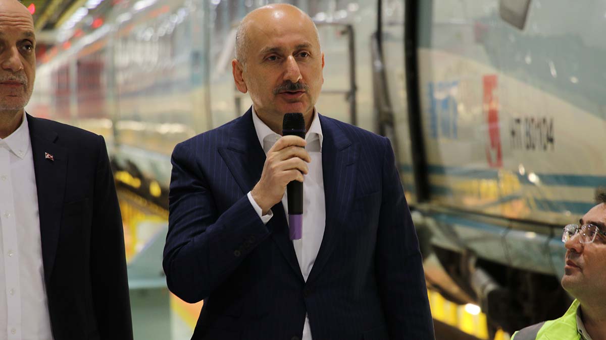 Ankara-Sivas YHT hattını hizmete açacağız