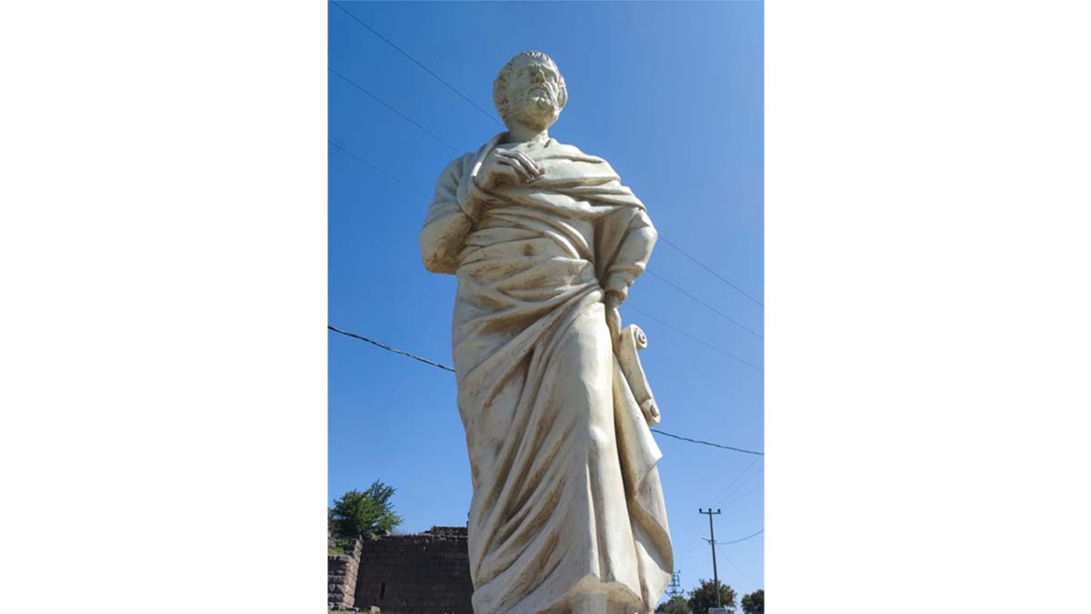 Assostaki aristoteles heykeli yenilendi 1 - yaşam - haberton