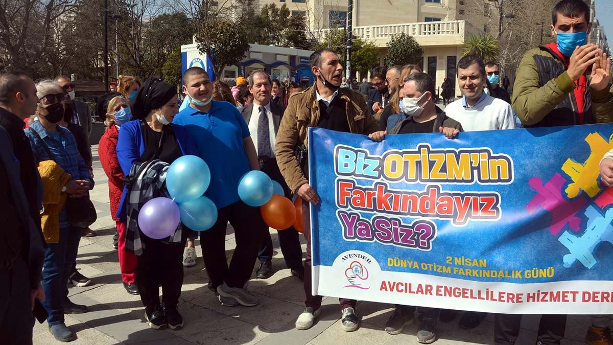 Avcılar’daki otizmli gençler ve aileleri yürüdü