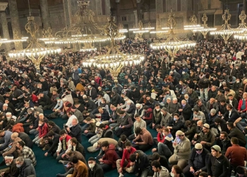 Ayasofya'da 88 yıl sonra ilk teravih namazı