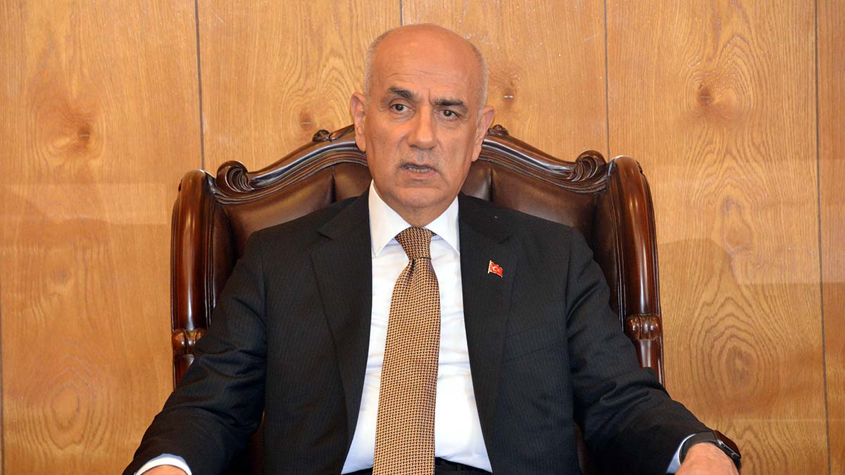 Aziz millet hizmetin en iyisini hak ediyor