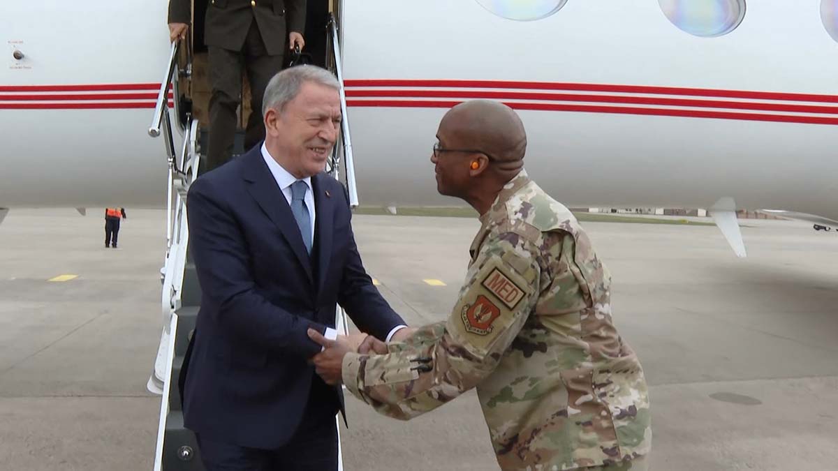 Bakan Akar, Ramstein Hava Üssü’nde